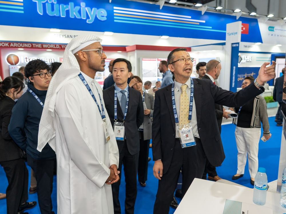 Le ministère de l’Industrie et des Technologies avancées présente 168 milliards AED d’opportunités d’investissement à ADIPEC 2025