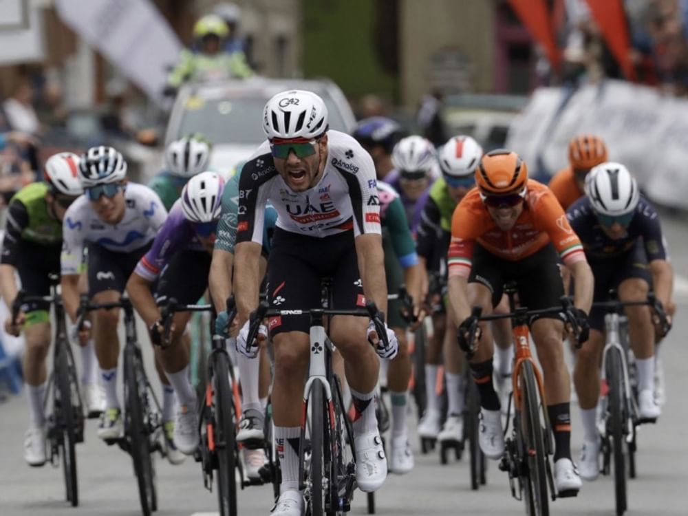 Le coureur Filippo Baroncini de l’UAE Team Emirates-XRG prend la 2e place de la Vuelta Asturias