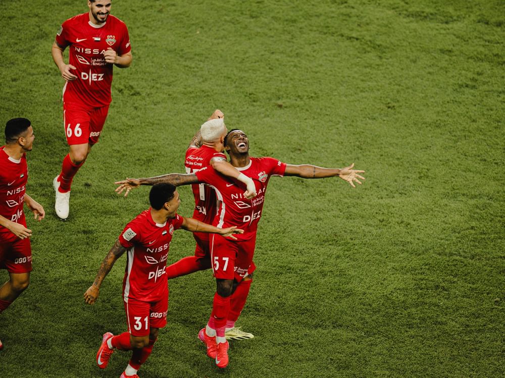 شباب الأهلي يفوز على الشارقة ويتوج بطلا لكأس رئيس الدولة