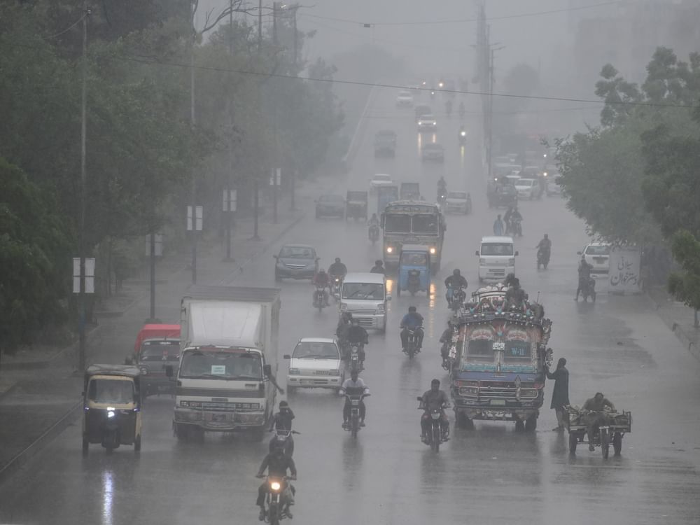 Pakistan flash floods, heavy rain kill 64
