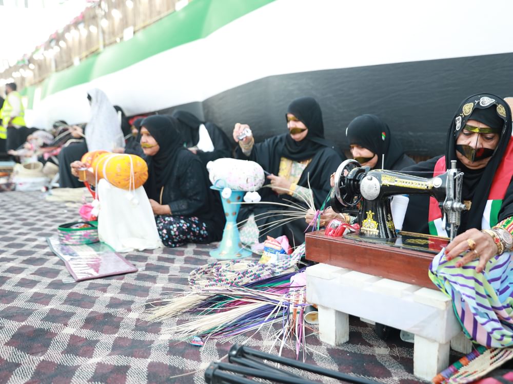 شاطئ مربح بالفجيرة يحتفي بـ"عيد الاتحاد الـ53"