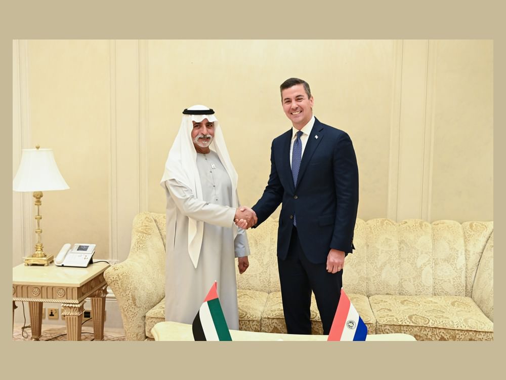 رئيس باراغواي يلتقي في مقر إقامته  في أبوظبي نهيان بن مبارك ويبحثان آفاق التعاون المشترك
