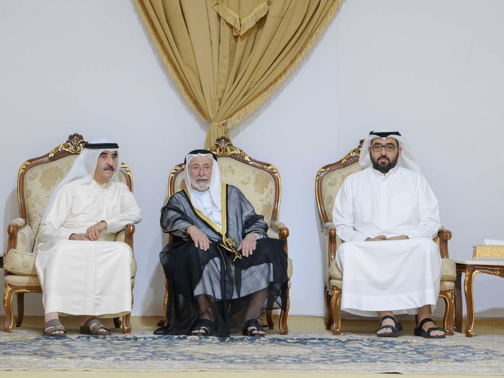 حاكما الشارقة وأم القيوين يقدمان واجب العزاء في وفاة الشيخ محمد بن سالم بن سلطان القاسمي