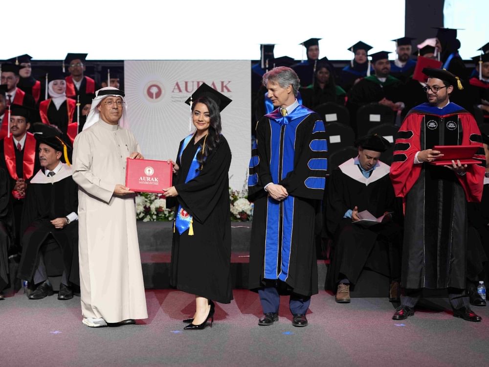 "أمريكية رأس الخيمة" تحتفل بتخريج دفعتين