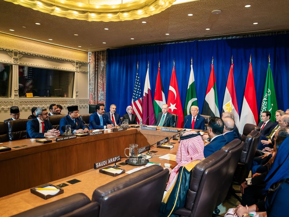 Cúpula multilateral de líderes árabes, islâmicos e dos EUA reafirma compromisso de encerrar guerra em Gaza