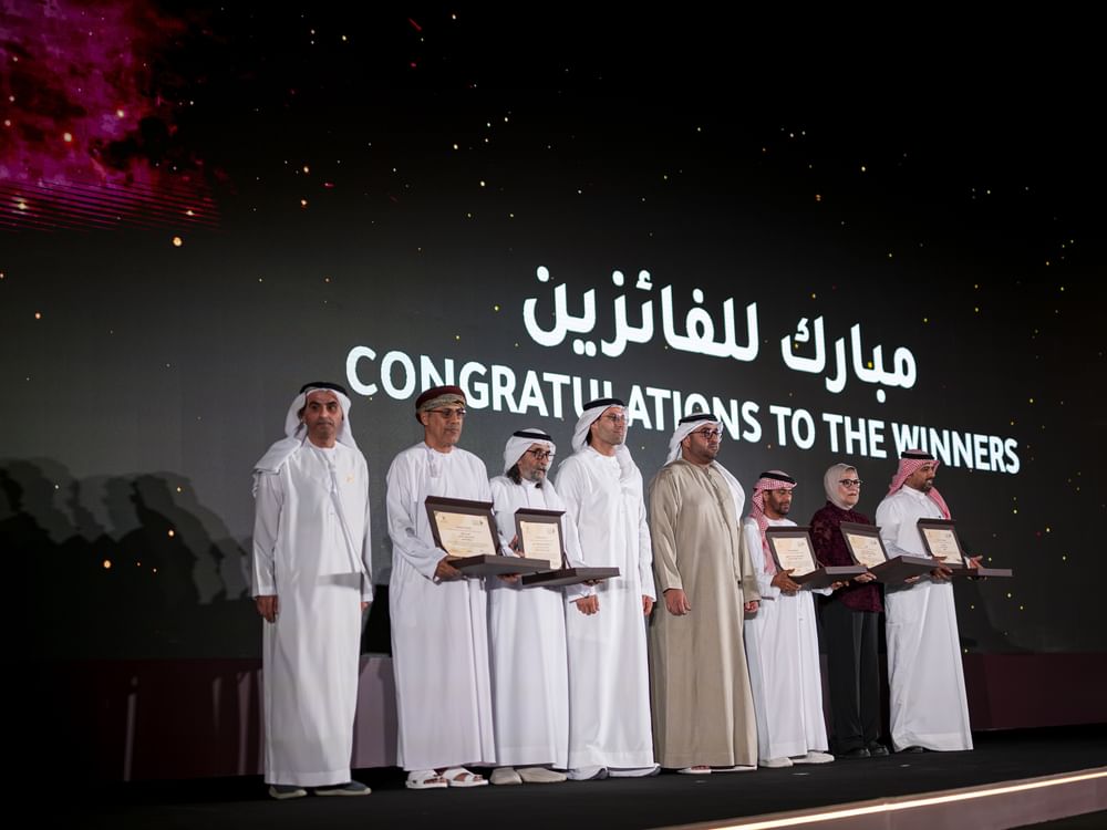 تحت رعاية هزاع بن زايد .. محمد بن حمدان بن زايد يكرم الفائزين بالدورة الـ 4 لجائزة "كنز الجيل"