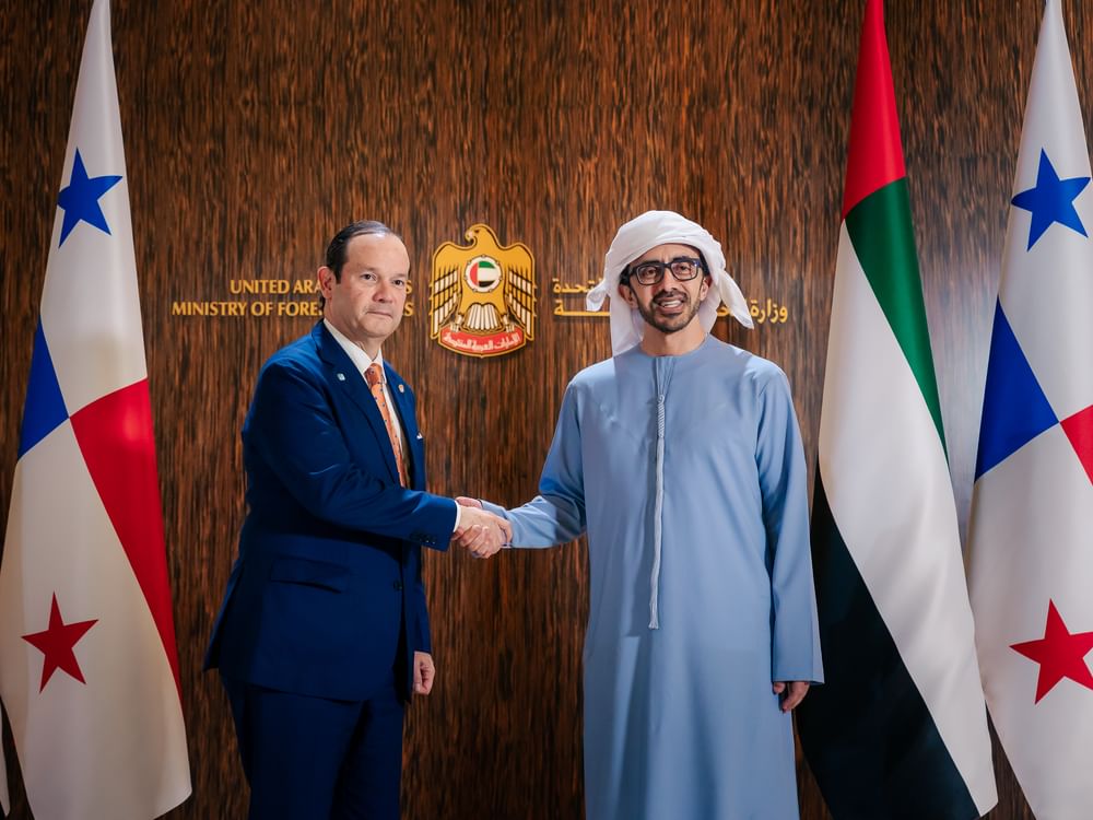 Abdullah bin Zayed receives Panamanian FM; MoU signed