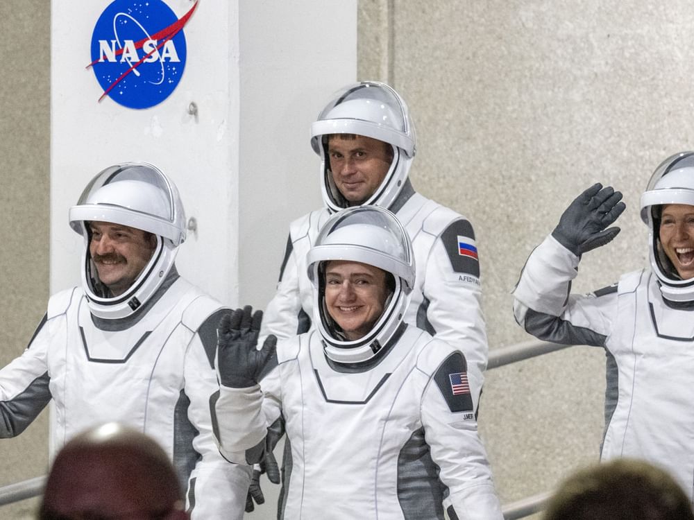 "ناسا" تطلق صاروخا يحمل طاقما من الرواد إلى محطة الفضاء الدولية لإجراء تجارب علمية