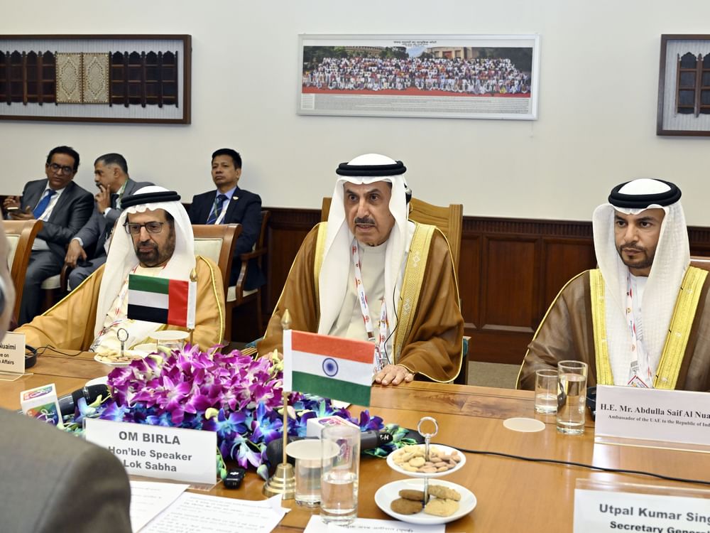 صقر غباش يبحث مع رئيس مجلس الشعب الهندي التعاون البرلماني بين البلدين