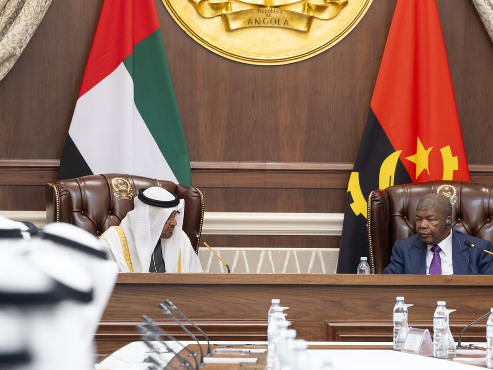 Presidente dos EAU discute fortalecimento das relações bilaterais para promover desenvolvimento conjunto com presidente de Angola