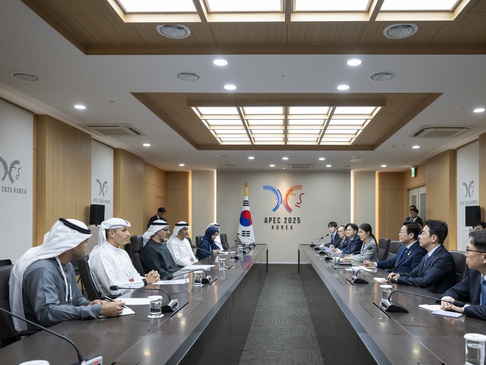 Crown Prince of Abu Dhabi discusses bilateral cooperation with President of Republic of Korea