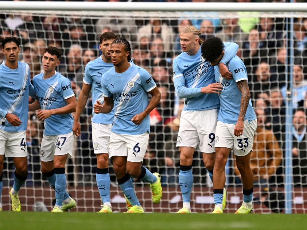 English Premier League: Manchester City beat Everton 2-0
