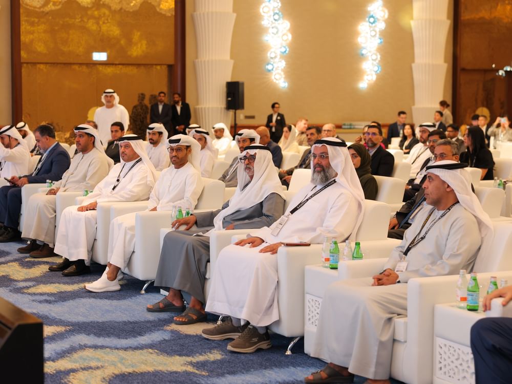 نهيان بن مبارك يفتتح قمة قادة مجلس سامينا للاتصالات 2026 