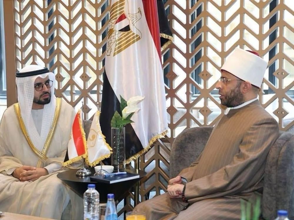 عمر الدرعي وأسامة الأزهري يبحثان عددا من القضايا المطروحة على "مؤتمر دار الإفتاء المصرية"  