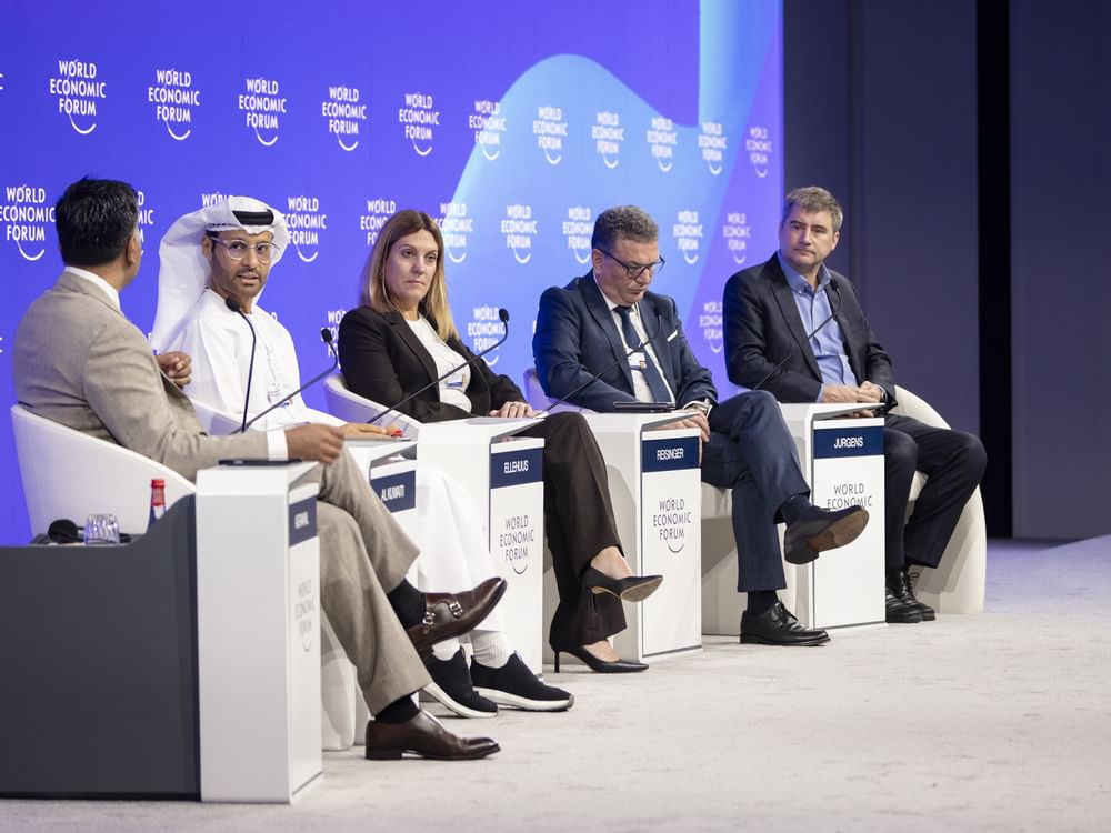 مسؤولون و خبراء : التعاون والشراكات الاستراتيجية ضرورة لمعالجة تحديات الأمن السيبراني