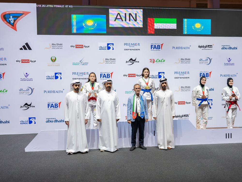 زايد بن حمد يشهد جانباً من منافسات بطولة العالم للجوجيتسو ويشارك في تتويج الفائزين