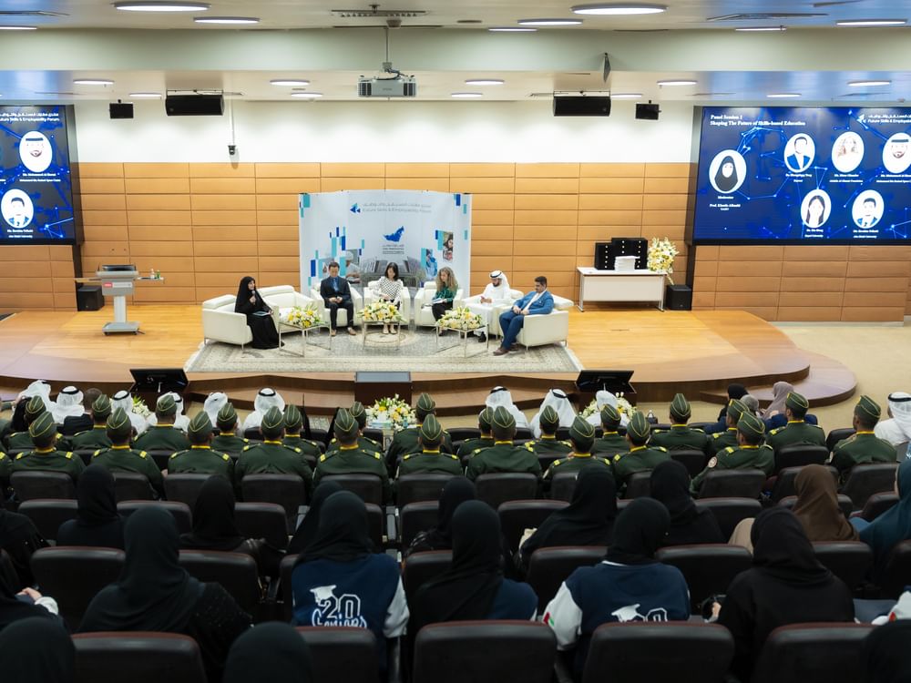 كلية العلوم الإنسانية بجامعة الإمارات تعقد "منتدى المهارات المستقبلية والتوظيف"