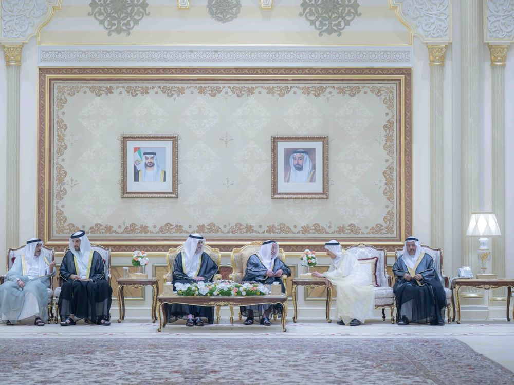 حاكم الشارقة يستقبل المهنئين بعيد الأضحى المبارك