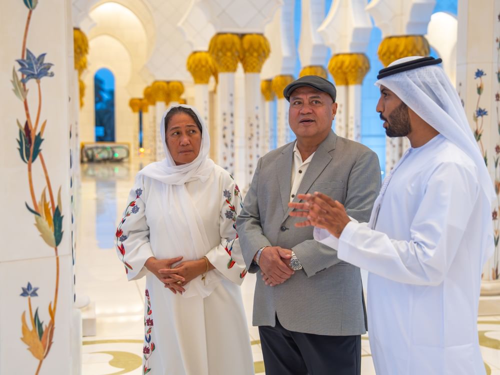 Prime Minister of Tuvalu visits Sheikh Zayed Grand Mosque in Abu Dhabi