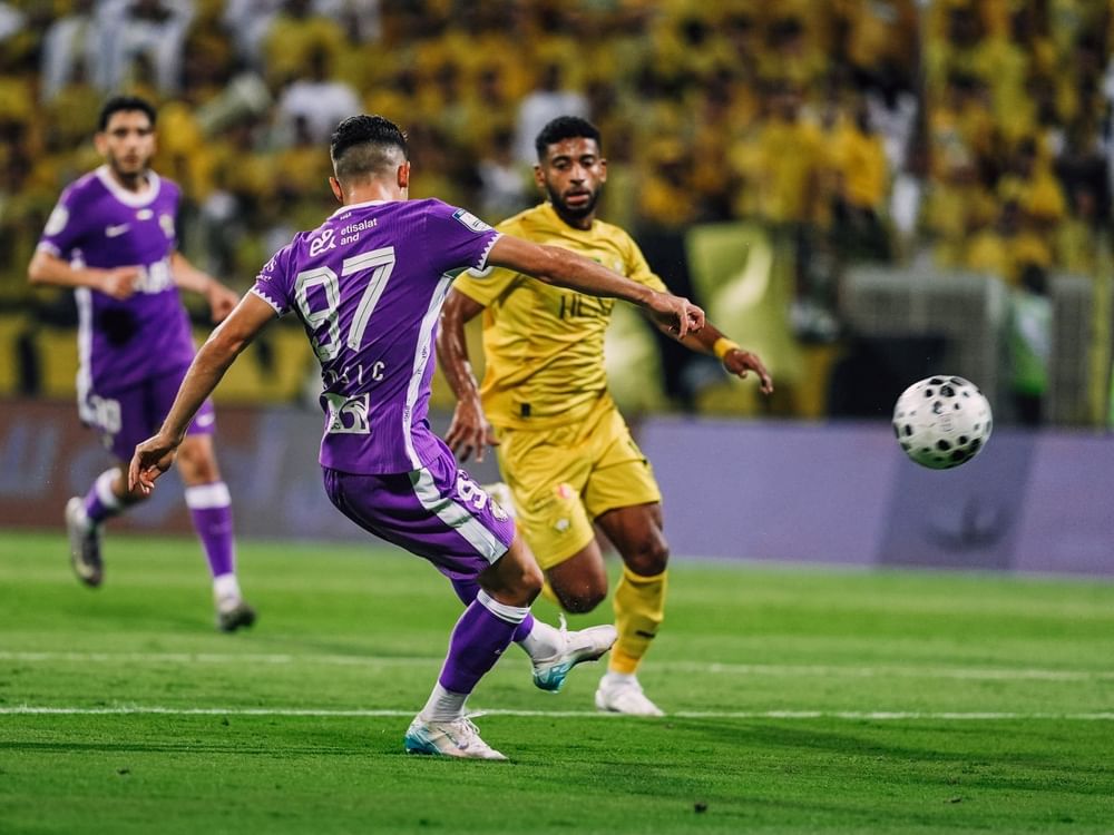 تعادل الوصل مع العين والجزيرة مع النصر بدوري أدنوك للمحترفين