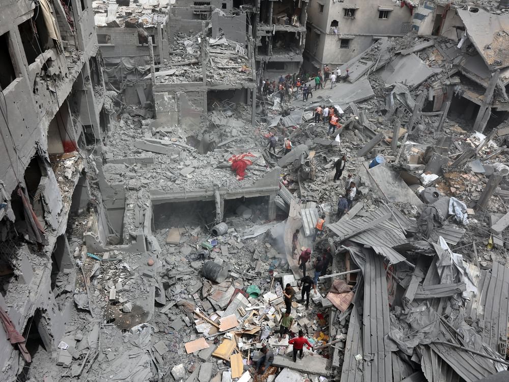 21 شهيدا و64 جريحا خلال يوم في قطاع غزة