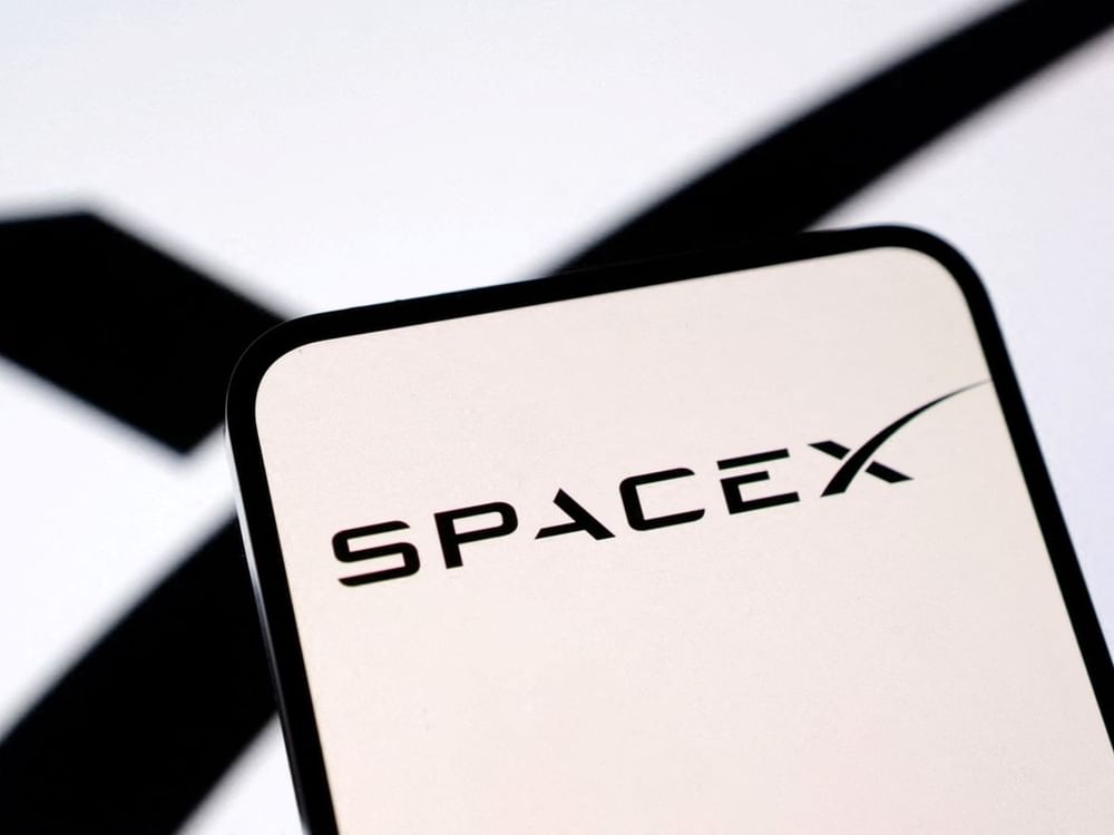 SpaceX launches 24 Starlink satellites