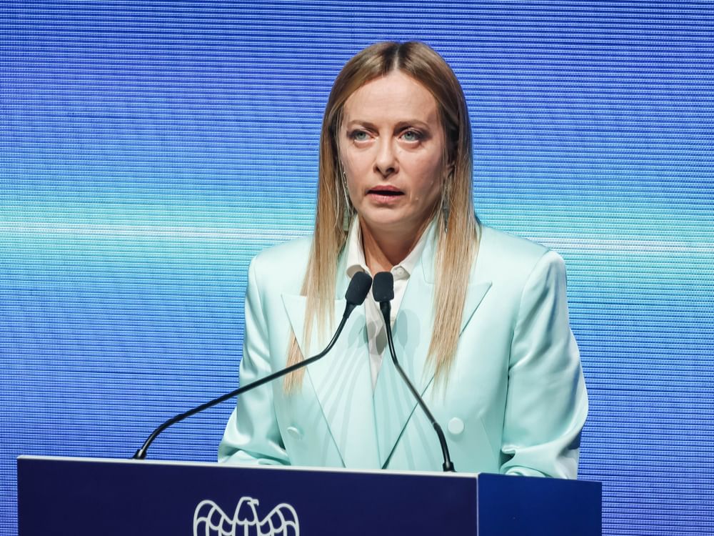رئيسة وزراء إيطاليا تقر بضعف النمو وتدعو لتعزيز الشراكة مع القطاع الصناعي