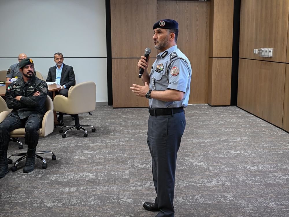 شرطة أبوظبي والحرس الوطني ينظمان حلقة نقاشية لتعزيز التنسيق والاستجابة المشتركة
