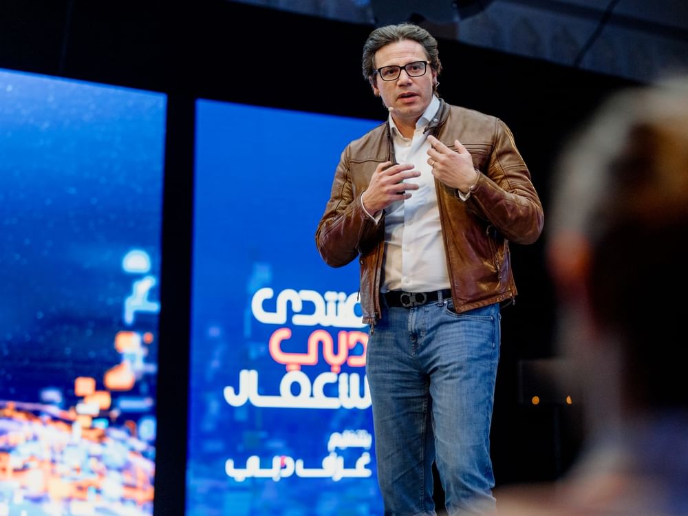 منتدى دبي للأعمال يستشرف مستقبل الاقتصادات والمدن والذكاء الاصطناعي