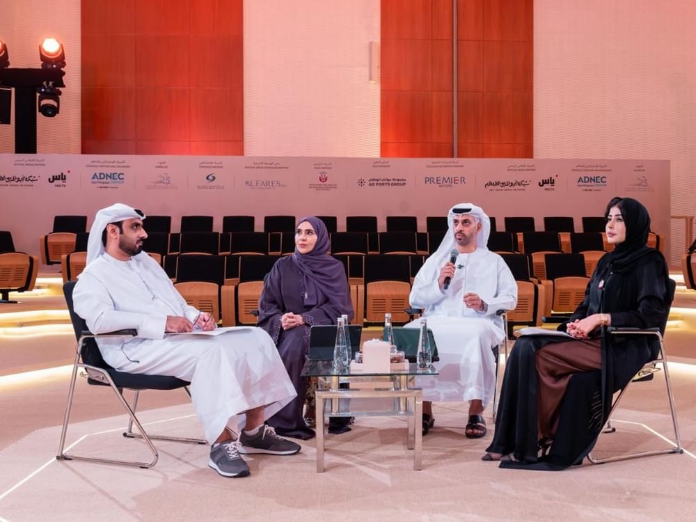 دائرة قضاء أبوظبي تستعرض الأطر القانونية لحماية الصيد والفروسية وتمكين المرأة رياضياً