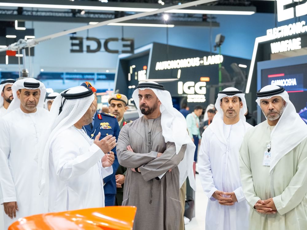 سيف بن زايد يزور معرضي "يومكس" و"سيمتكس" 2026 في أبوظبي