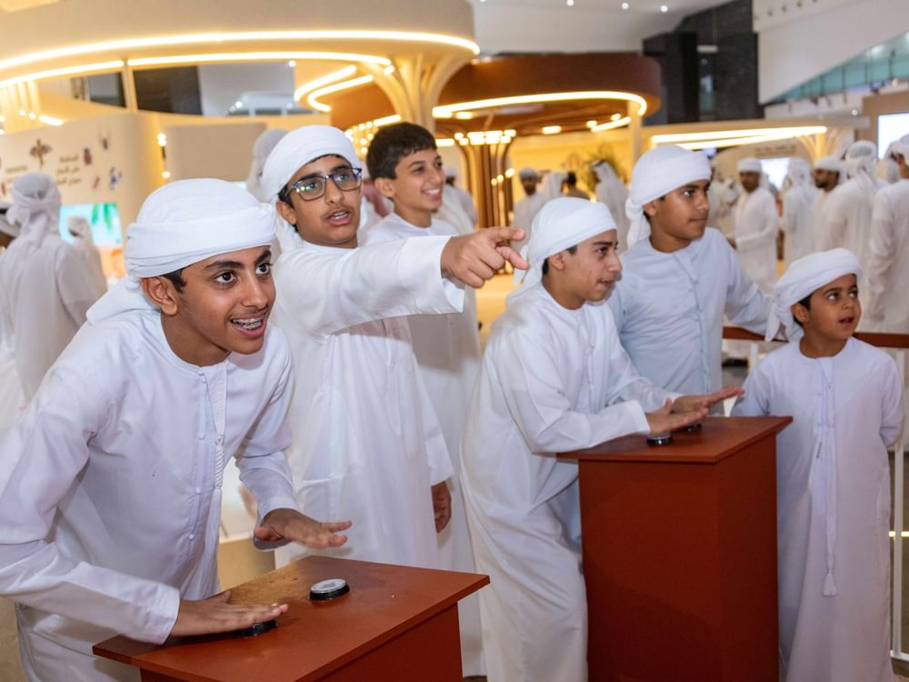 بالذكاء الاصطناعي .. مركز حمدان بن محمد يحاكي بطولات "فزاع" في معرض الصيد والفروسية