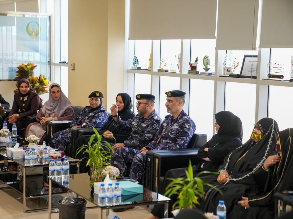 شرطة رأس الخيمة تحتفي بكبار المواطنين في اليوم العالمي لكبار السن