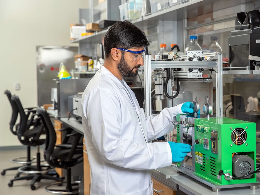 فريق بحثي من "نيويورك أبوظبي" يطور بلورات عضوية تدعم اكتشافات الفضاء