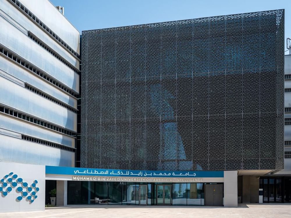 Emirati women advance future vision through artificial intelligence