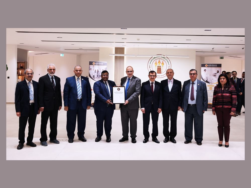 جامعة رأس الخيمة للطب تحصد تقييم  "5 نجوم" في تصنيف "كيو إس ستارز" العالمي