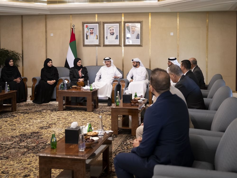 هزاع بن زايد يستقبل الفائزين بالدورة الـ18 لجائزة خليفة التربوية من منطقة العين